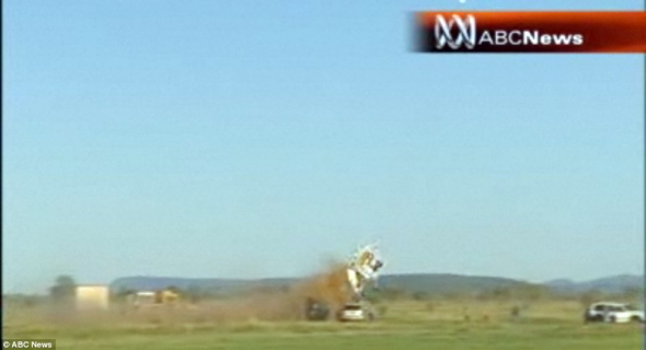 �����ͣ�������䣬ײ������ͣ�ŵ�<a href=http://www.xinjiewang.com/Photo/16/ target=_blank class=infotextkey>����</a>�ϡ�