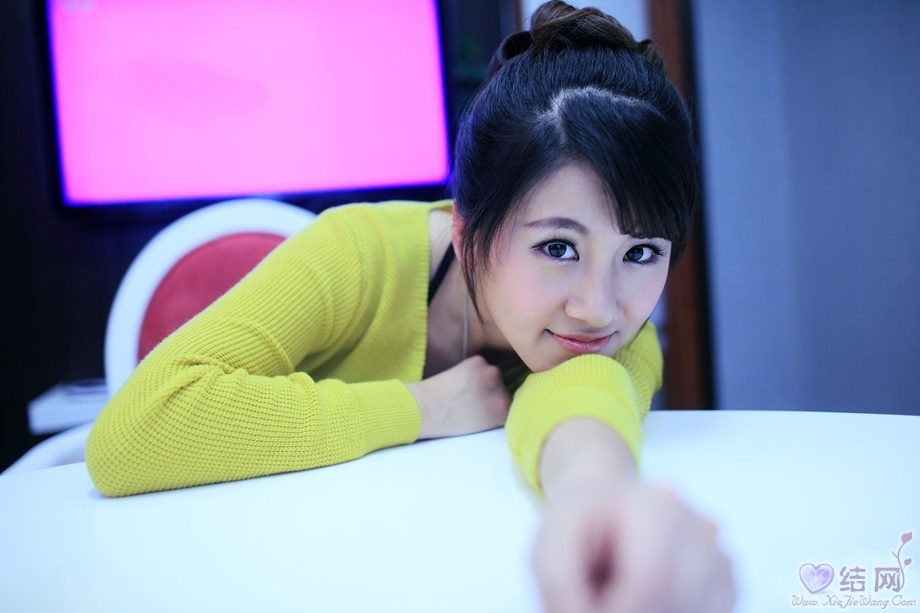 <a href=http://www.xinjiewang.com/meinv/16/ target=_blank class=infotextkey>清纯</a>MM居家<a href=http://www.xinjiewang.com/Photo/6/ target=_blank class=infotextkey>写真</a> 第1张